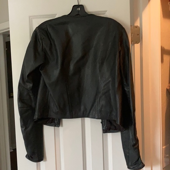 Black leather ruching detail! - Picture 4 of 5